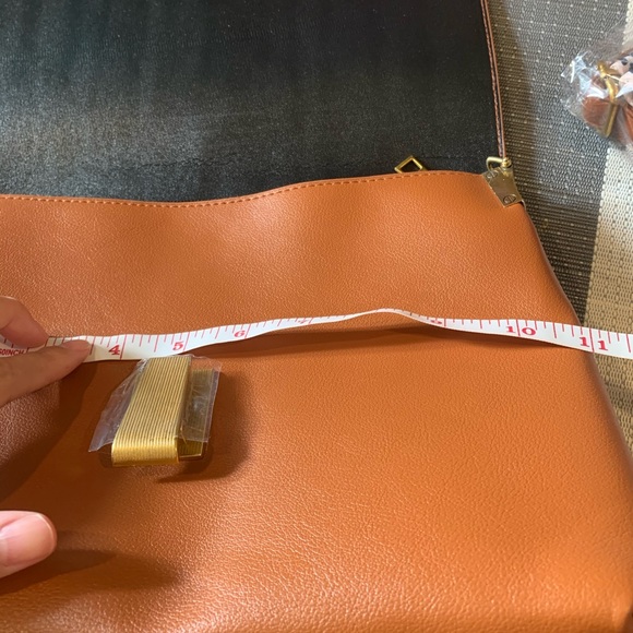 Cute Crossbody - Picture 7 of 8